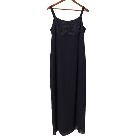 Oblique Dresses & Skirts - OBLIQUE Long Maxi Purple Formal Gown